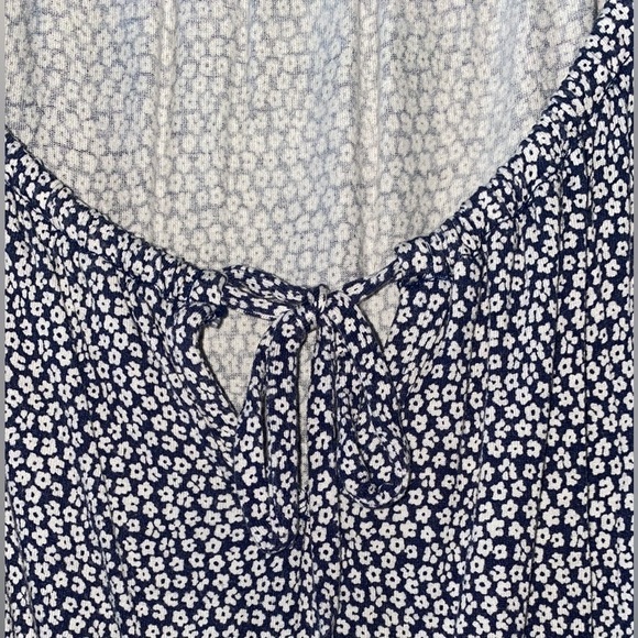 Old Navy Peasant Floral Print 3/4 Sleeve Top - Picture 3 of 6